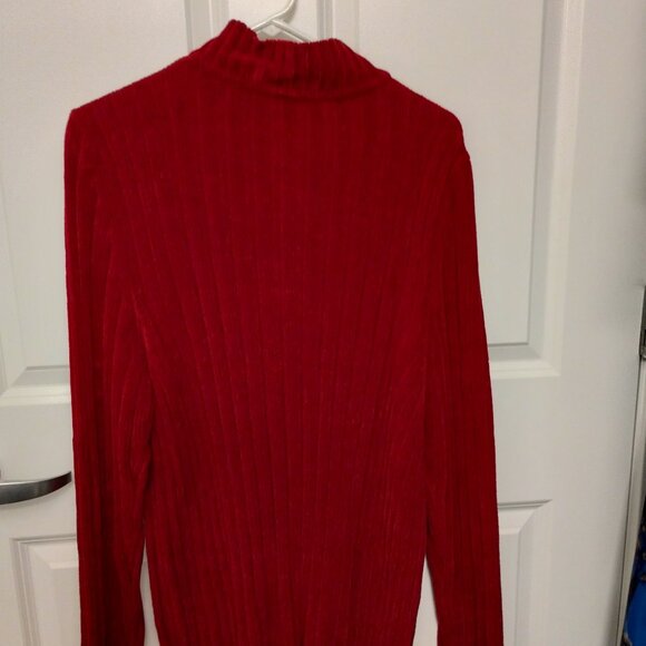 Sweaters - Picture 4 of 4